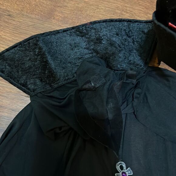 😈Vampire Cape with Collar and Tote - Picture 9 of 12